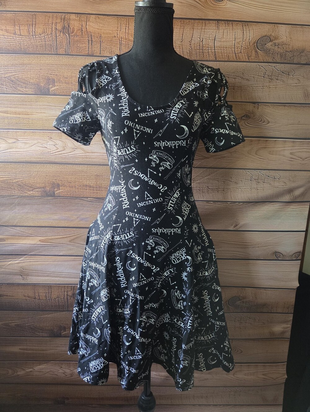 Harry Potter women's Hot Topic XS Black Dark Arts NWT Dress Hogwarts Pockets!